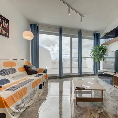 Modern 3br Penthouse With Valletta Views & Terrace *