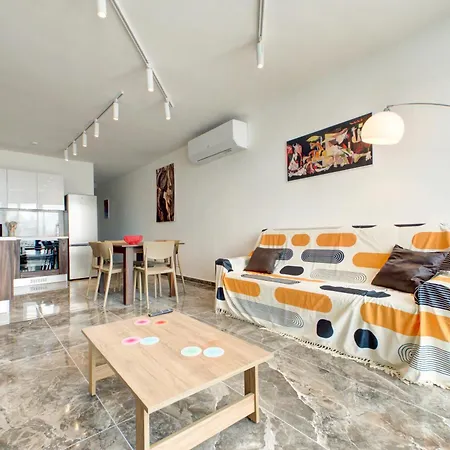 Апартаменты Modern 3br Penthouse With Valletta Views & Terrace *
