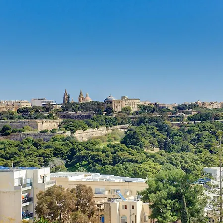 Modern 3br Penthouse With Valletta Views & Terrace