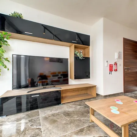 Modern 3br Penthouse With Valletta Views & Terrace By Vaganza Apartmán