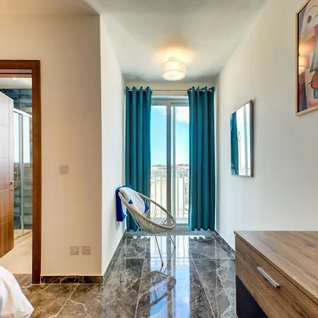 Апартаменты Modern 3br Penthouse With Valletta Views & Terrace *