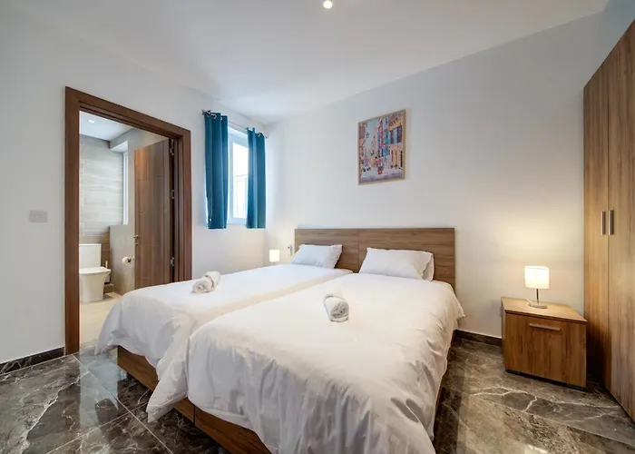 Modern 3br Penthouse With Valletta Views & Terrace Apartment