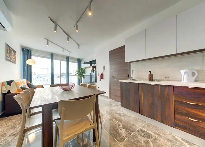 Apartment Modern 3br Penthouse With Valletta Views & Terrace *