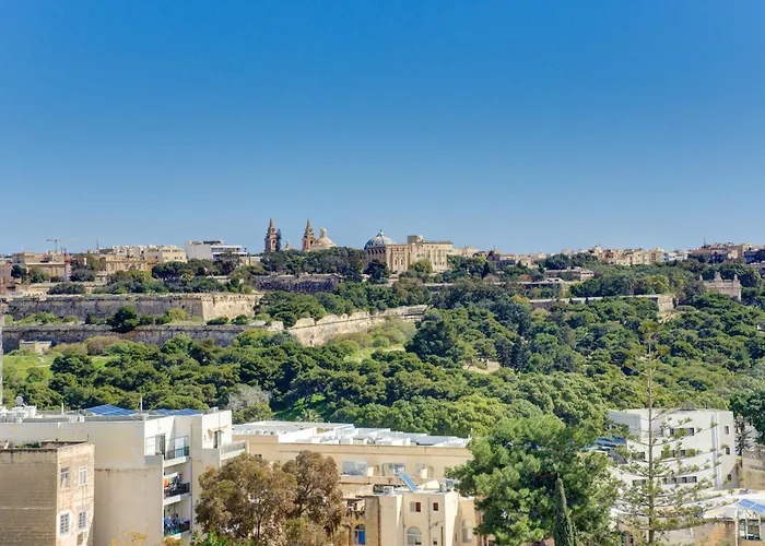 Modern 3br Penthouse With Valletta Views & Terrace