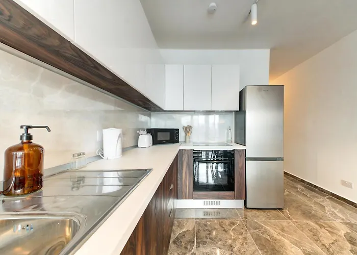 Modern 3br Penthouse With Valletta Views & Terrace Gwardamanga