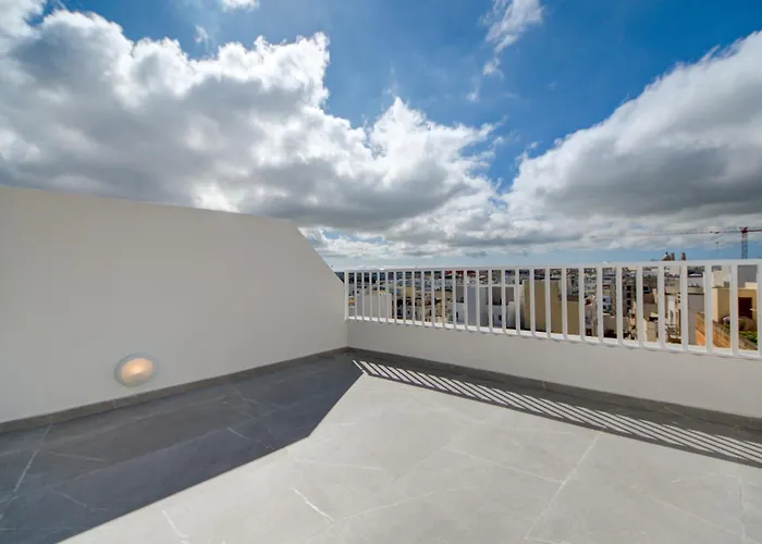 Modern 3br Penthouse With Valletta Views & Terrace Apartment Gwardamanga